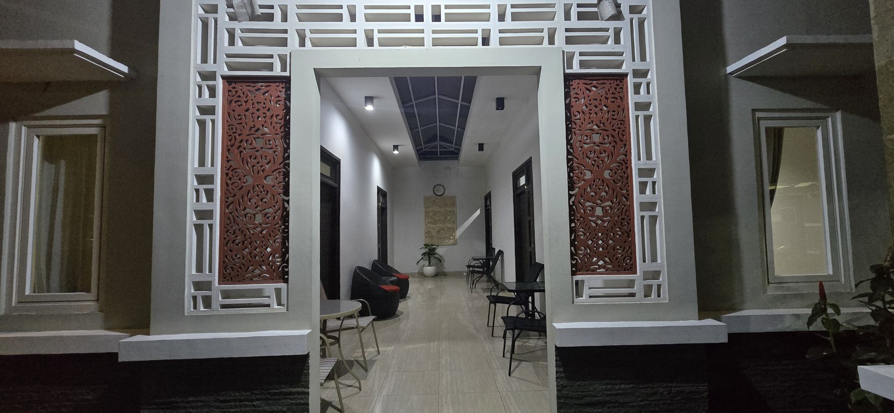 Entrance to the room corridor